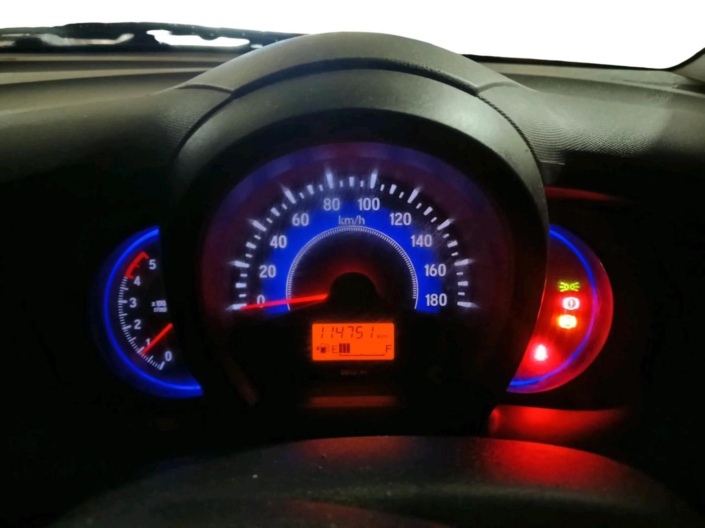 2014 Honda Mobilio 1.5L I-DTEC V, Diesel, Manual, 1,14,751 km, interior