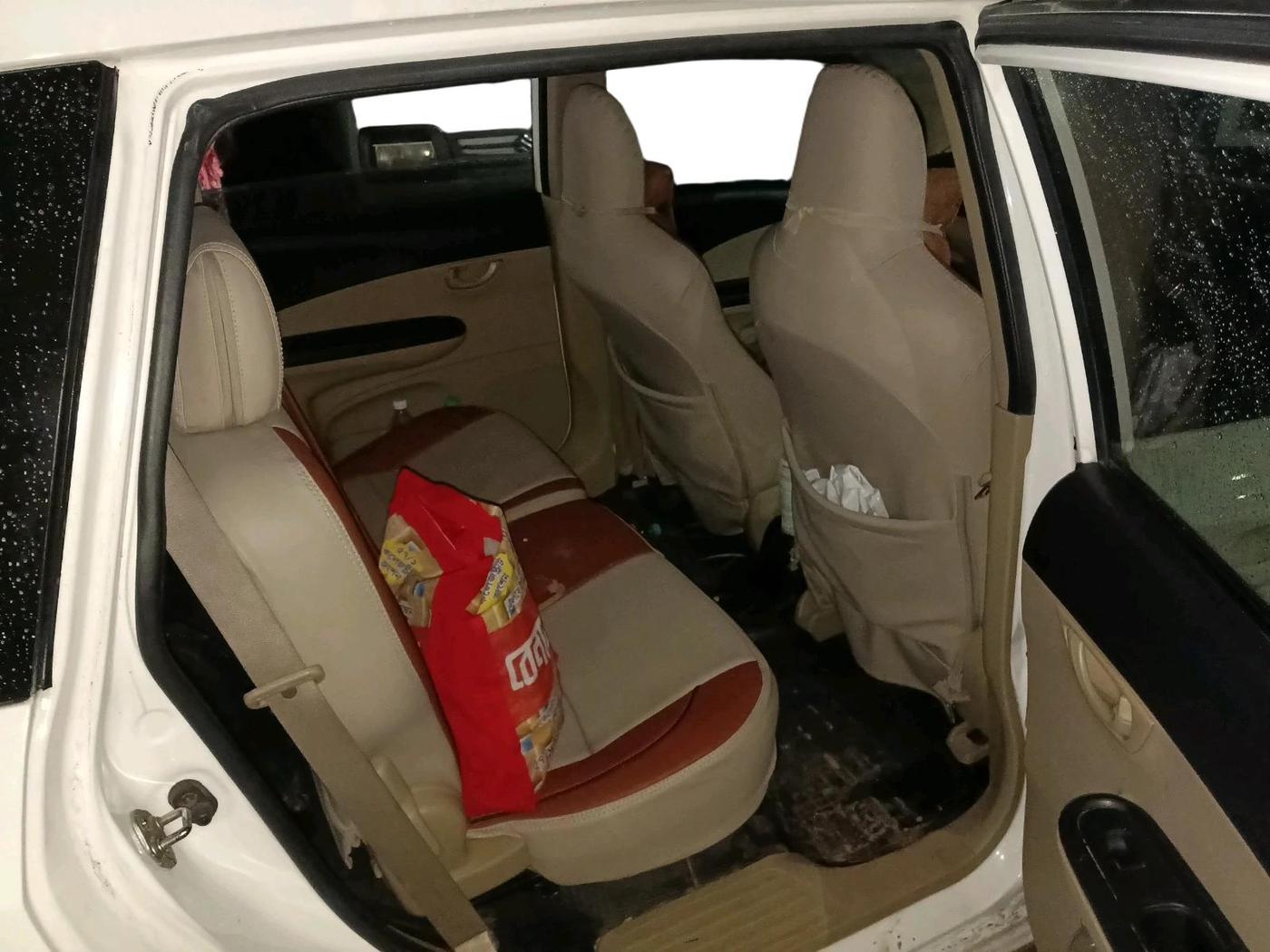 2014 Honda Mobilio 1.5L I-DTEC V, Diesel, Manual, 1,14,751 km, interior