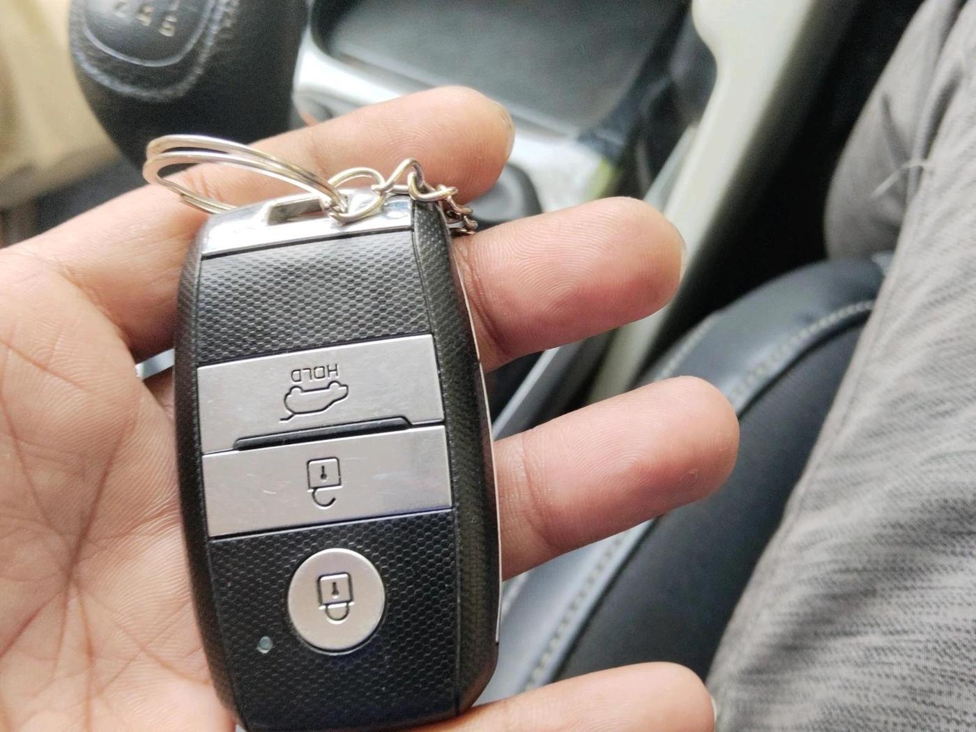 2022 KIA CARENS PRESTIGE PLUS 1.4 PETROL 7 STR, Petrol, Manual, 13,724 km, interior