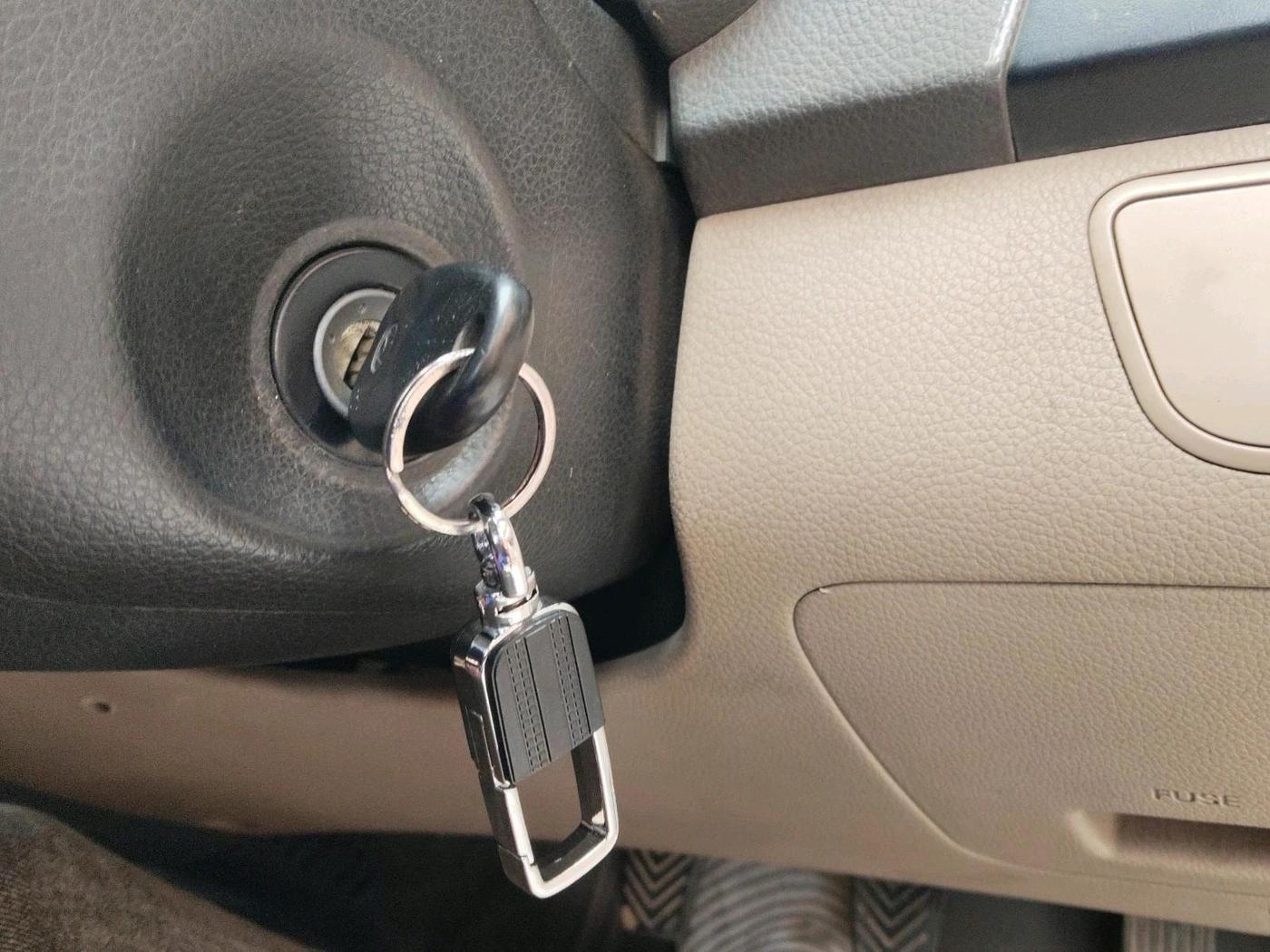 2018 Hyundai Eon ERA +, Petrol, Manual, 1,03,569 km, interior