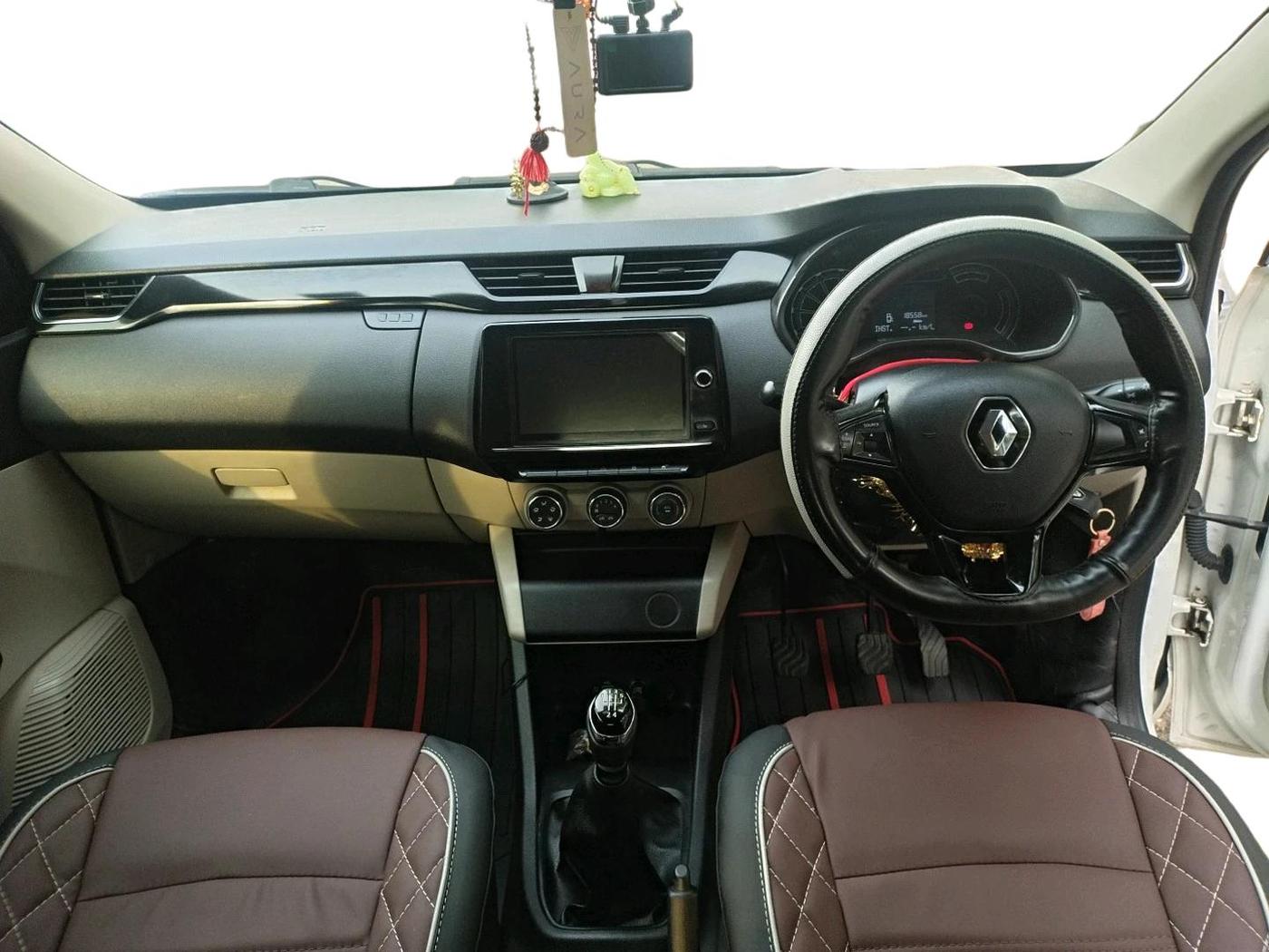 2024 Renault TRIBER RXT, Petrol, Manual, 18,558 km, interior