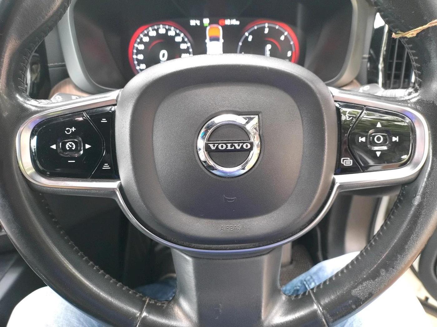 2021 Volvo XC 60 D5 INSCRIPTION, Diesel, Automatic, 1,36,327 km, interior