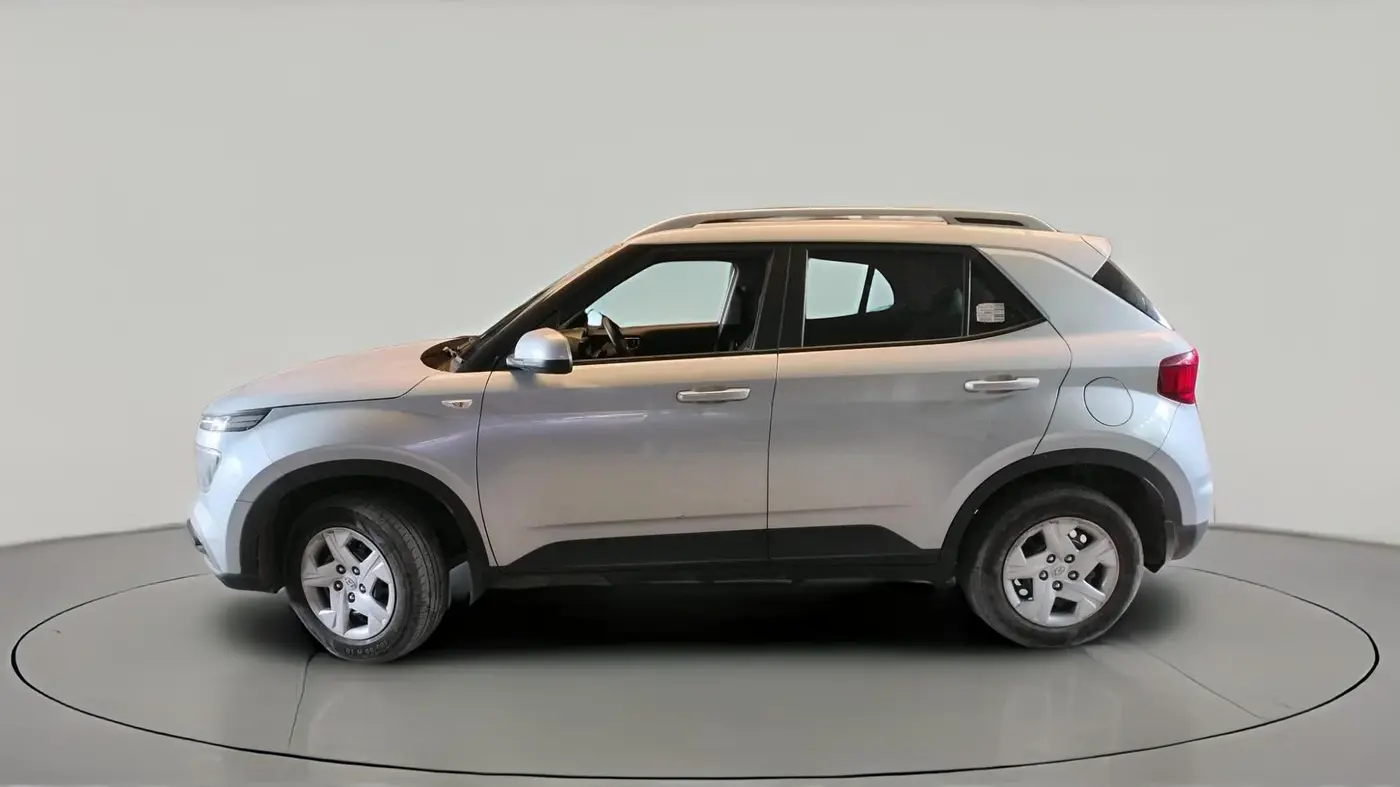2022 Hyundai VENUE S 1.2, Petrol, Manual, 46,682 km, exterior