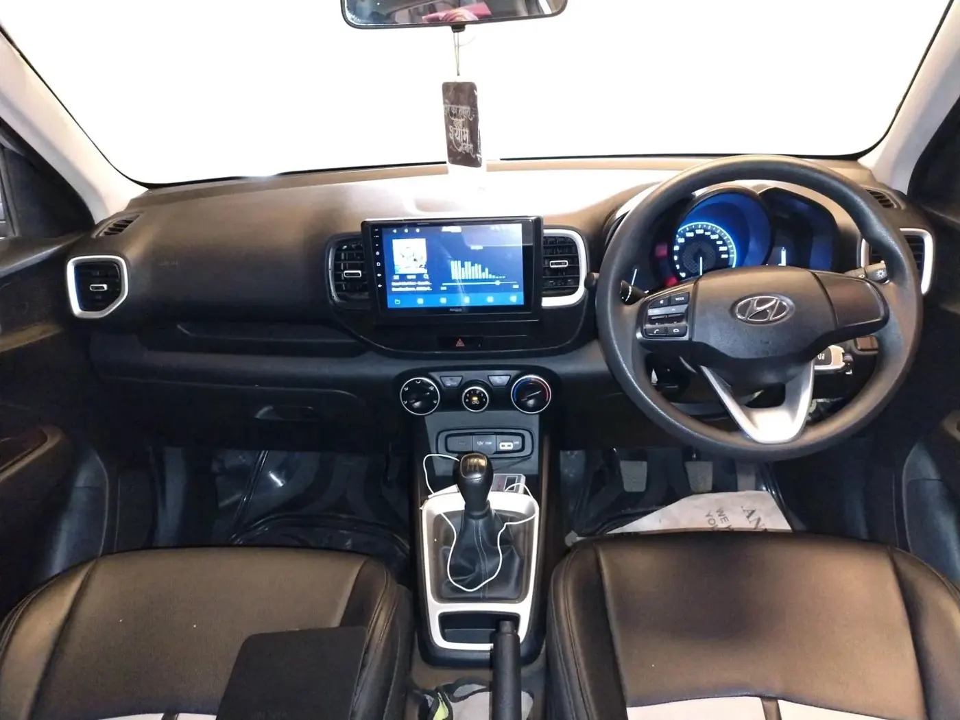 2022 Hyundai VENUE S 1.2, Petrol, Manual, 46,682 km, interior