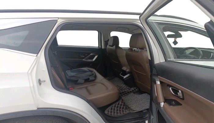 2019 Tata Harrier XZ 2.0L, Diesel, Manual, 1,16,840 km, interior