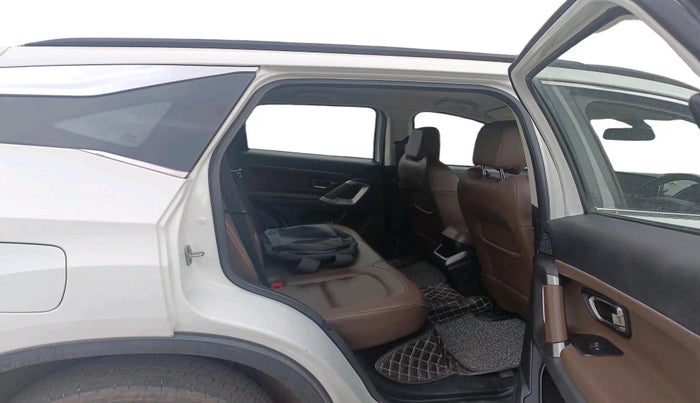 2019 Tata Harrier XZ 2.0L, Diesel, Manual, 1,16,840 km, interior