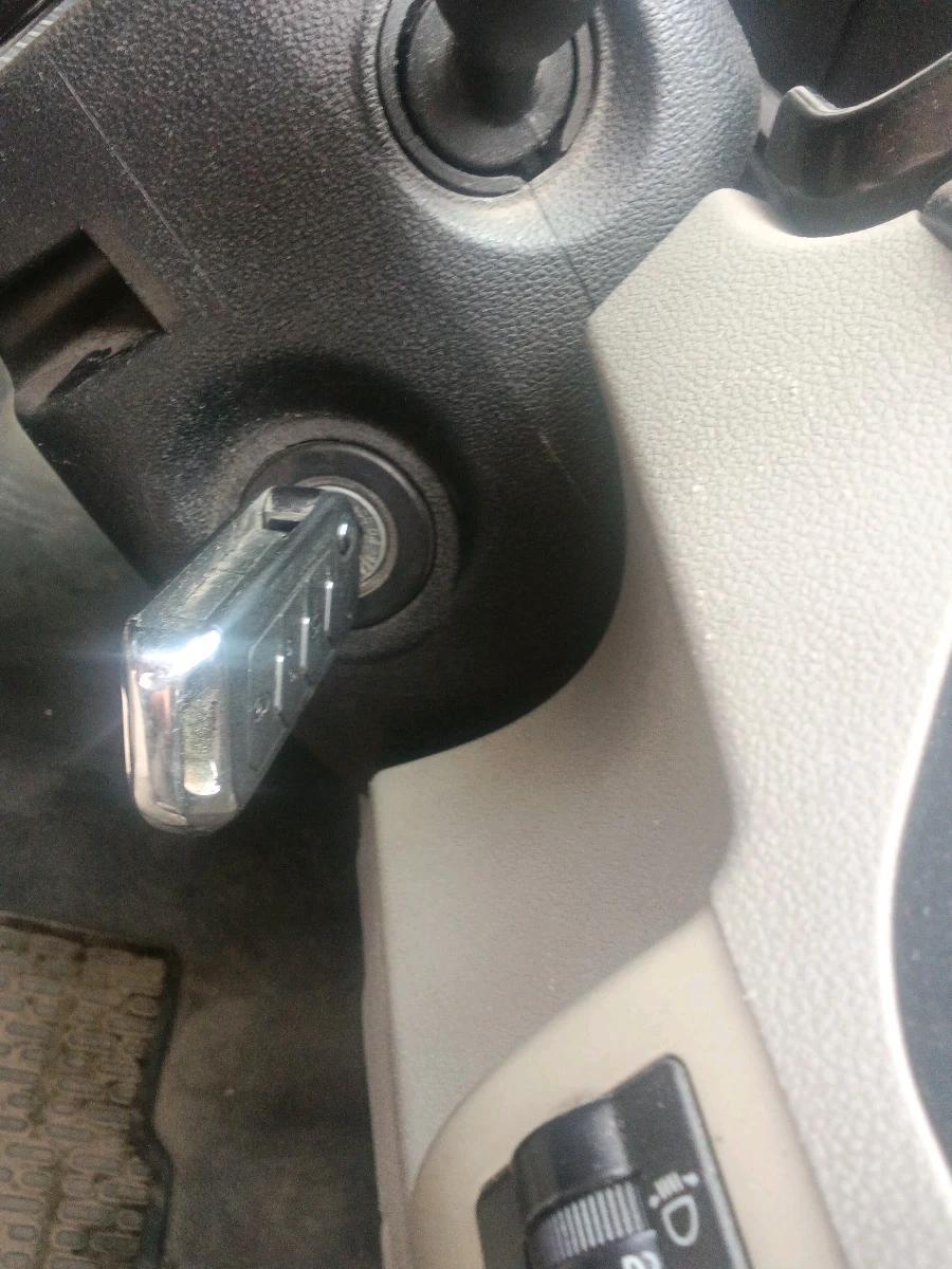 2016 Mahindra Kuv100 K4 6 STR, Petrol, Manual, 1,01,210 km, interior