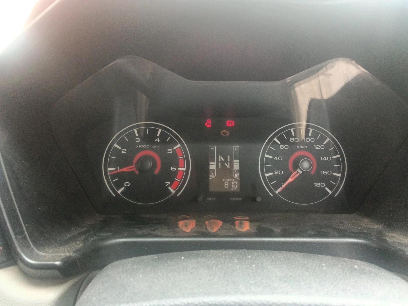 2016 Mahindra Kuv100 K4 6 STR, Petrol, Manual, 1,01,210 km, interior
