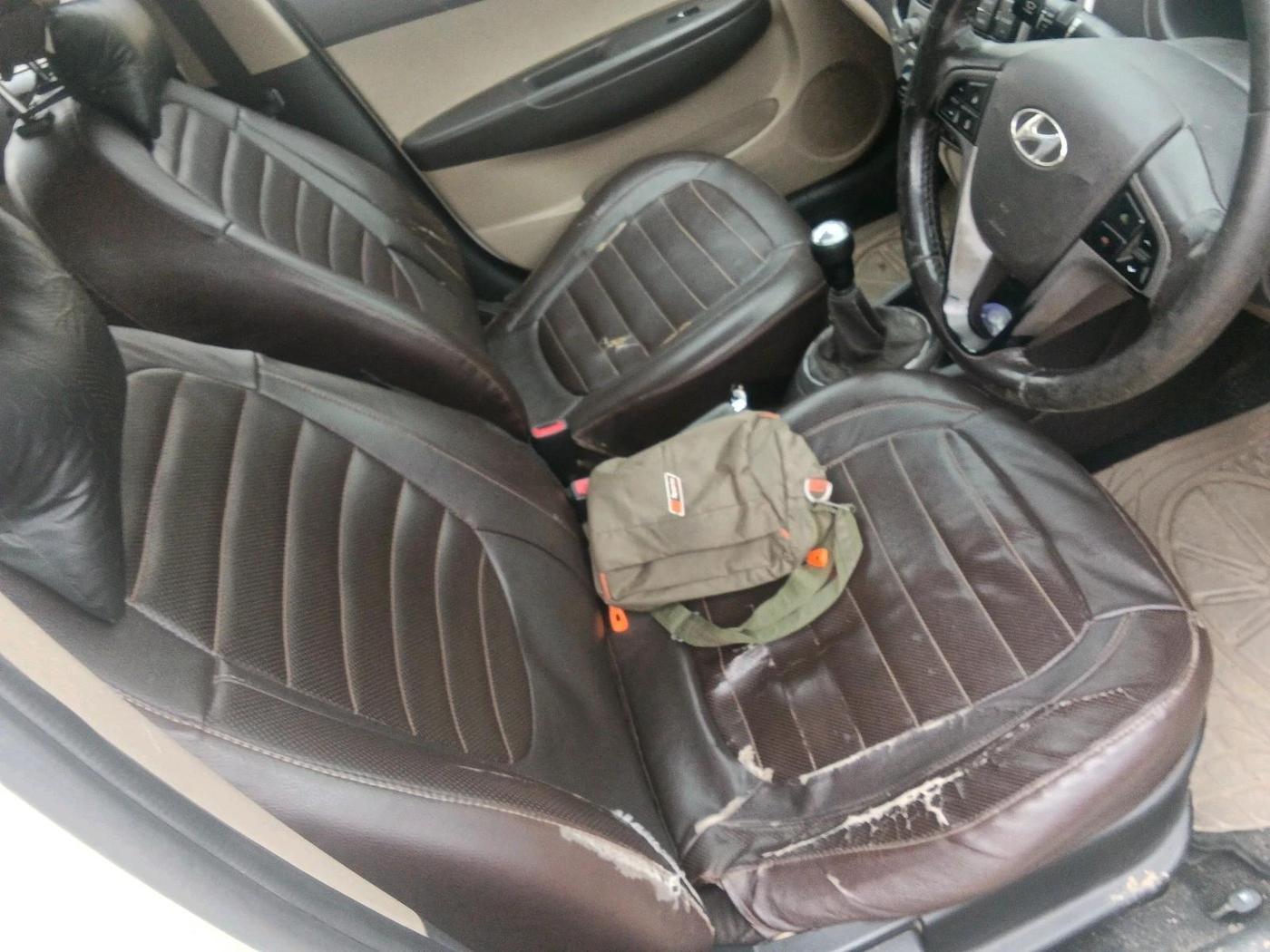 2013 Hyundai i20 SPORTZ 1.2, Petrol, Manual, 1,43,044 km, interior