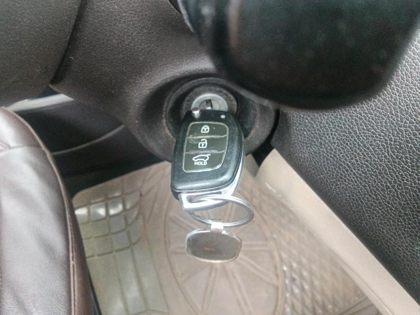 2013 Hyundai i20 SPORTZ 1.2, Petrol, Manual, 1,43,044 km, interior