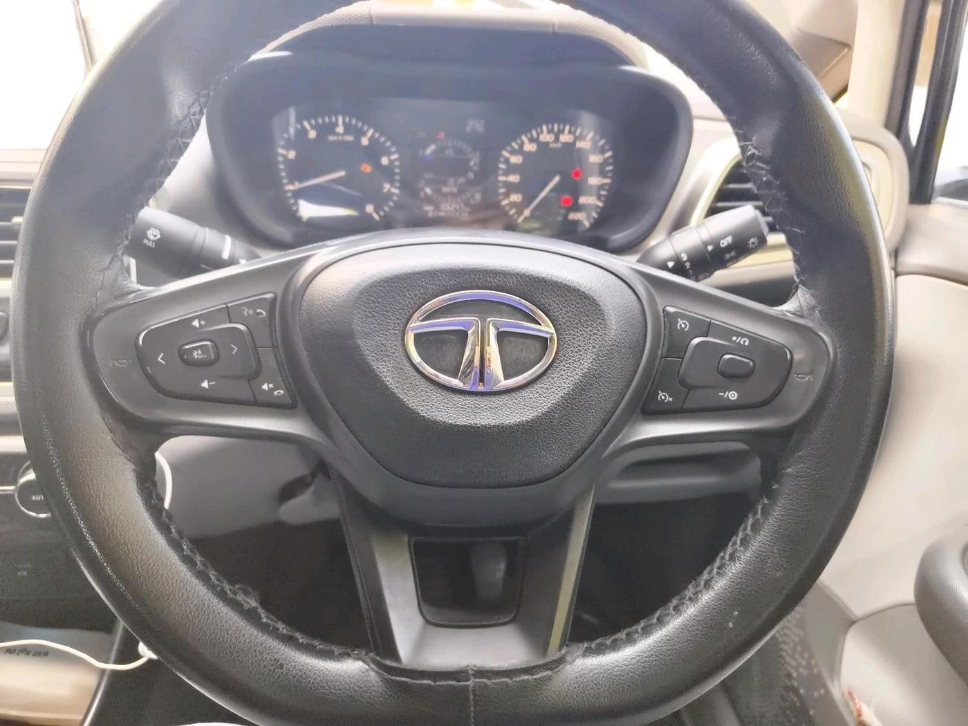 2020 Tata ALTROZ XT PETROL, Petrol, Manual, 1,06,247 km, interior