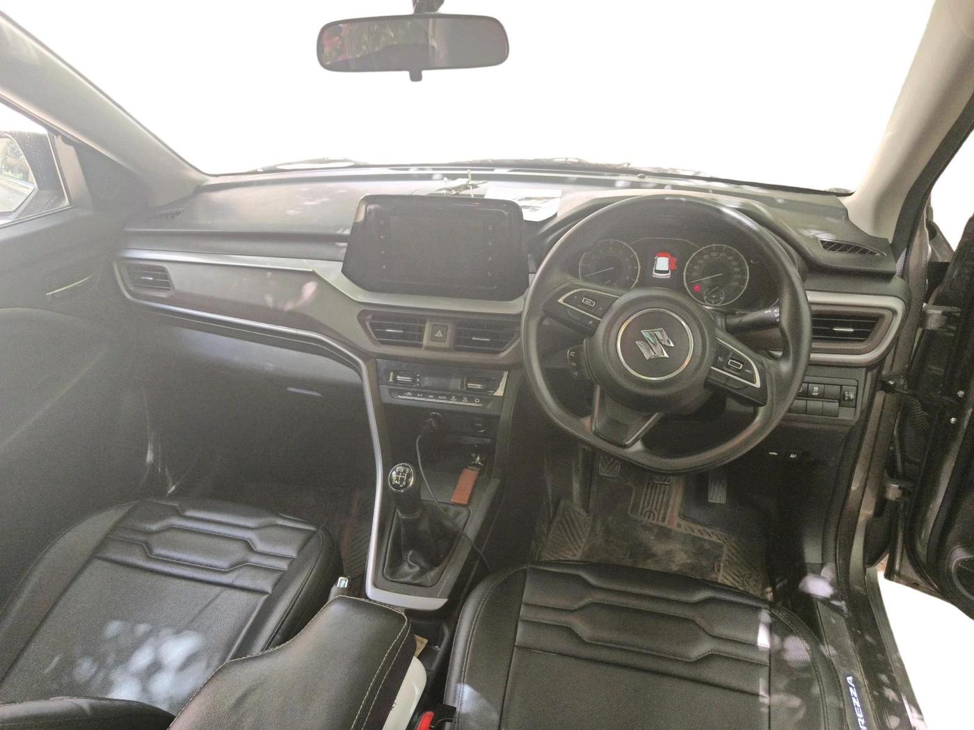 2023 Maruti BREZZA ZXI, Petrol, Manual, 10,551 km, interior