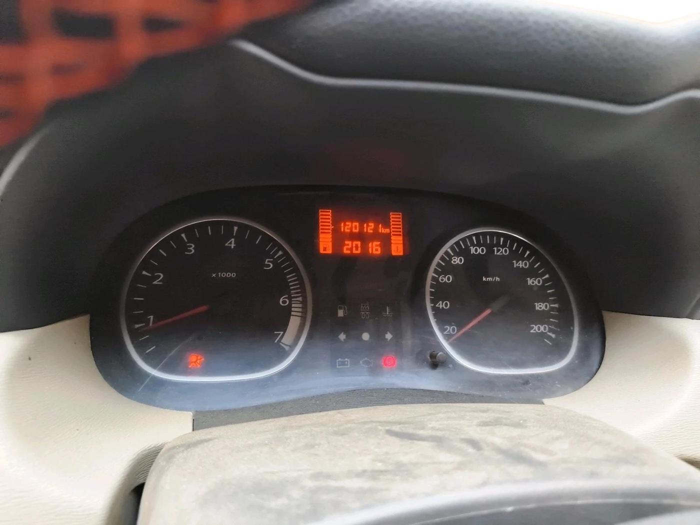 2013 Renault Duster 85 PS RXL DIESEL, Diesel, Manual, 1,20,121 km, interior