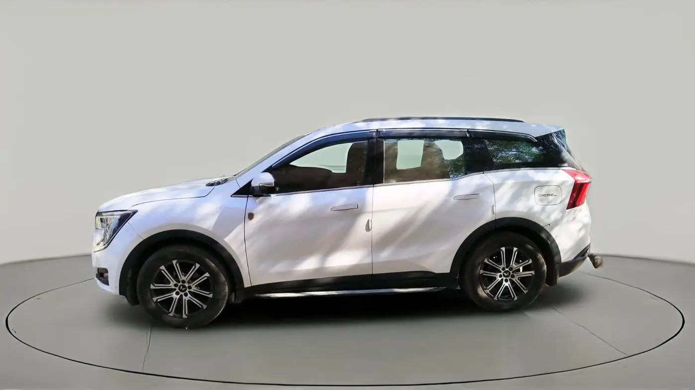 2024 Mahindra XUV700 AX7 Luxury Pack Diesel MT 7 STR, Diesel, Manual, 30,423 km, exterior