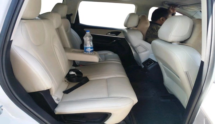 2024 Mahindra XUV700 AX7 Luxury Pack Diesel MT 7 STR, Diesel, Manual, 30,423 km, interior