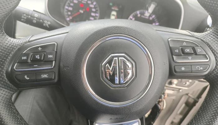 2024 MG ASTOR Sprint 1.5 MT (Ivory), Petrol, Manual, 17,299 km, interior