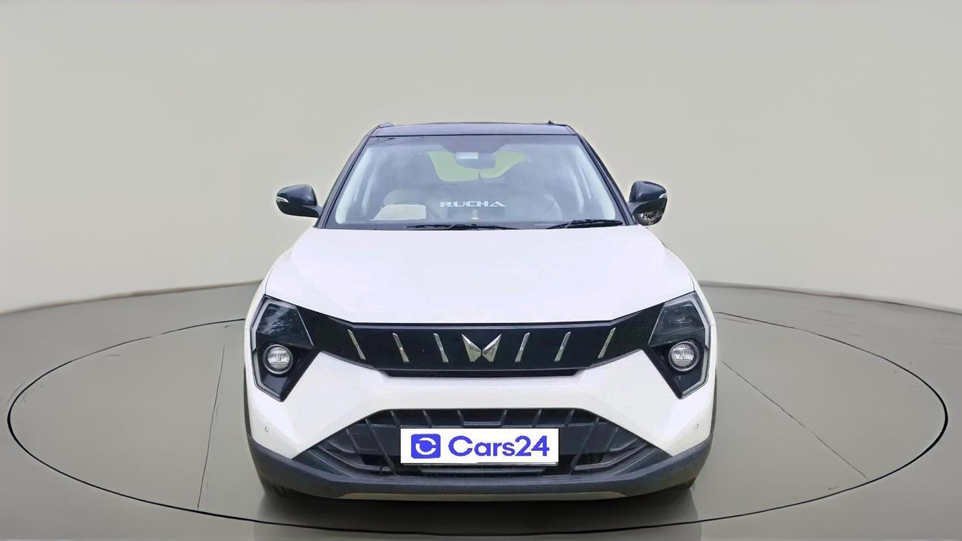 2025 Mahindra XUV 3XO AX7 1.2 TGDi, Petrol, Manual, 17,813 km, exterior