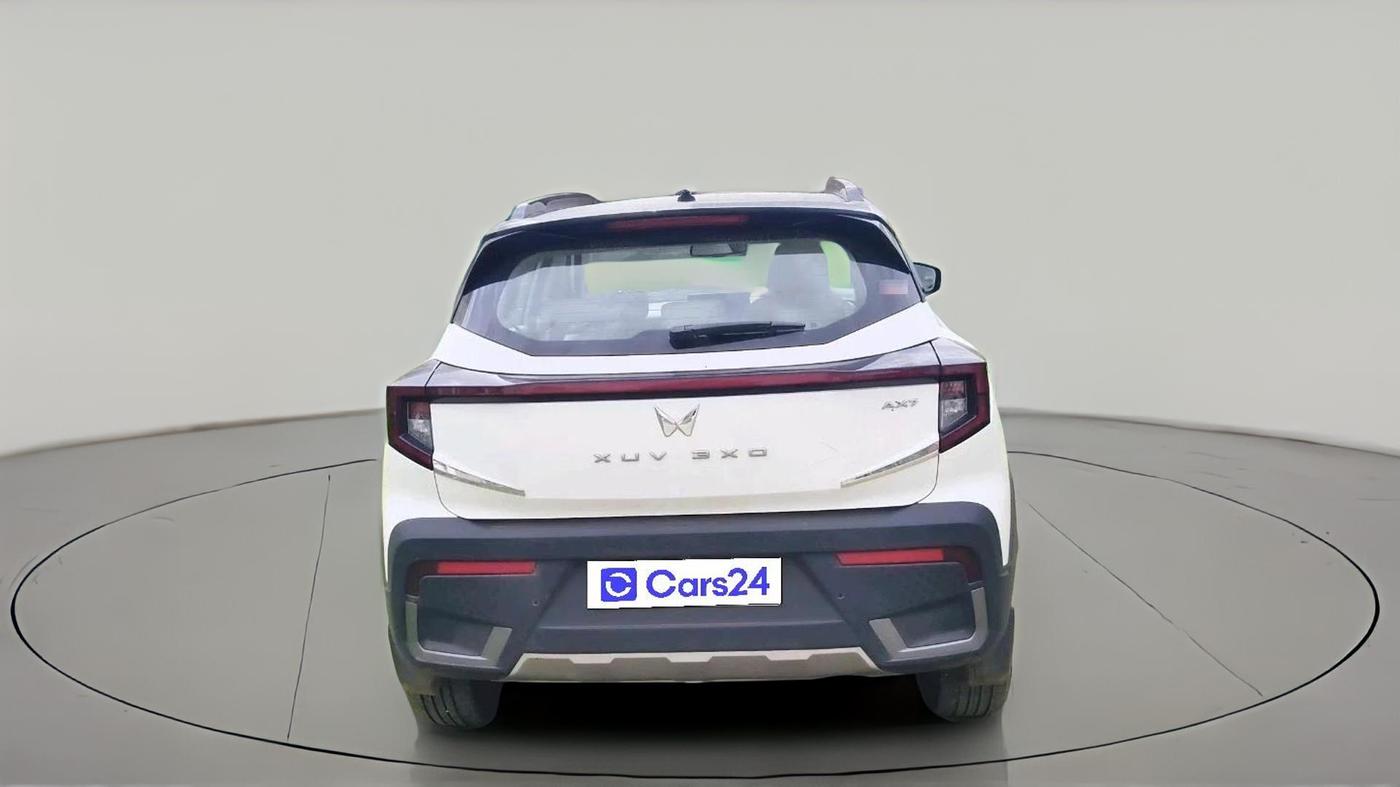 2025 Mahindra XUV 3XO AX7 1.2 TGDi, Petrol, Manual, 17,813 km, exterior
