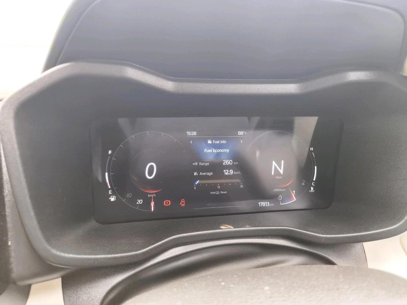 2025 Mahindra XUV 3XO AX7 1.2 TGDi, Petrol, Manual, 17,813 km, interior