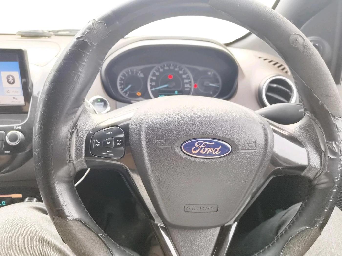 2019 Ford FREESTYLE TITANIUM 1.2 PETROL, Petrol, Manual, 1,58,808 km, interior