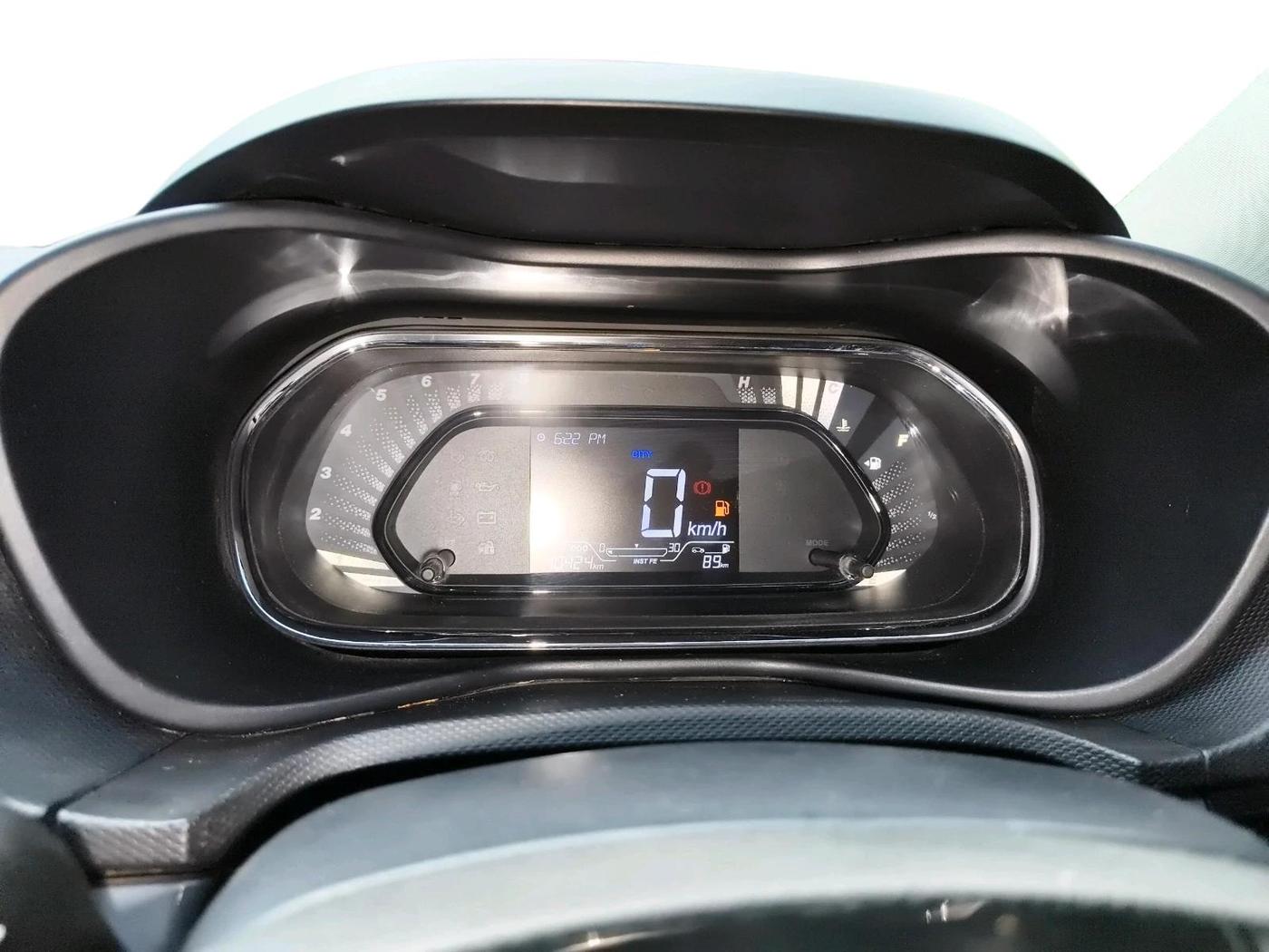 2022 Tata NEXON XM SUNROOF PETROL, Petrol, Manual, 40,424 km, interior