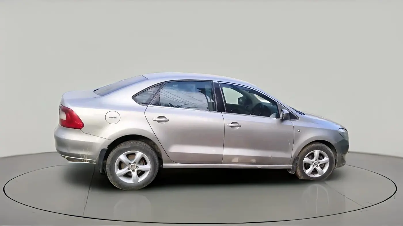 2015 Skoda Rapid AMBITION 1.5 TDI, Diesel, Manual, 1,65,048 km, exterior