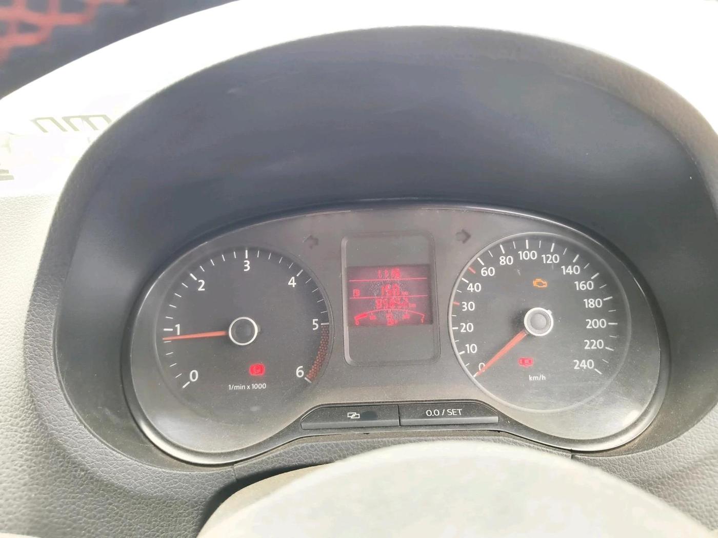 2013 Volkswagen Polo COMFORTLINE 1.2L, Diesel, Manual, 85,852 km, interior