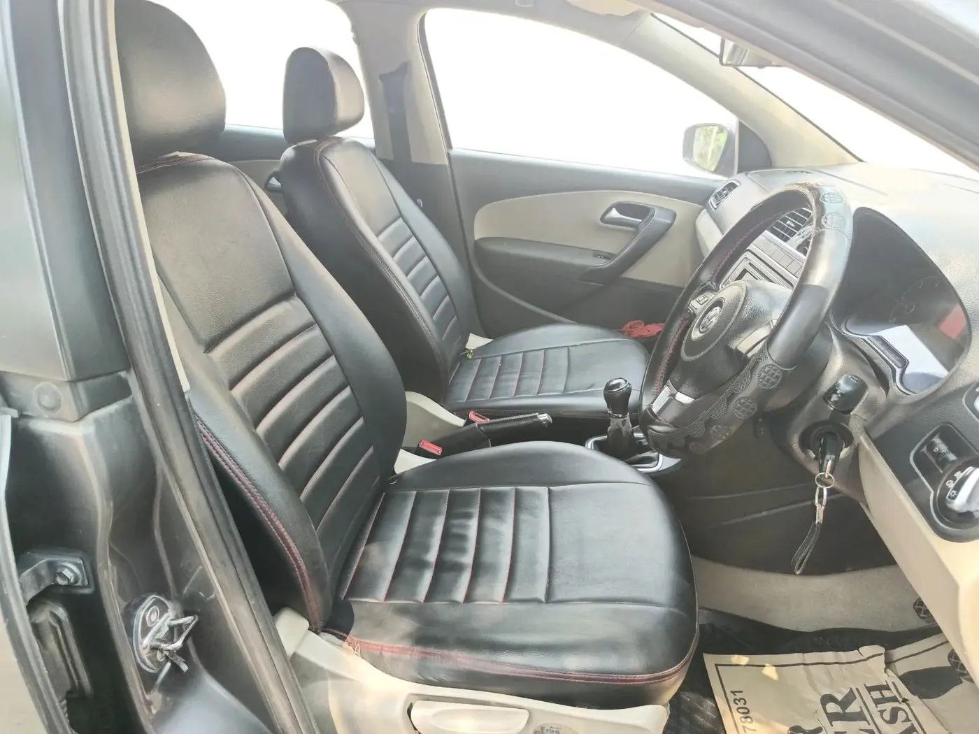 2013 Volkswagen Polo HIGHLINE DIESEL, Diesel, Manual, 1,38,476 km, interior