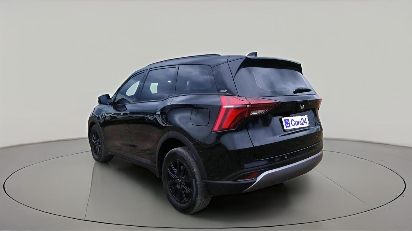 2024 Mahindra XUV700 AX 7 LUXURY D AT 7 STR, Diesel, Automatic, 68,568 km, exterior