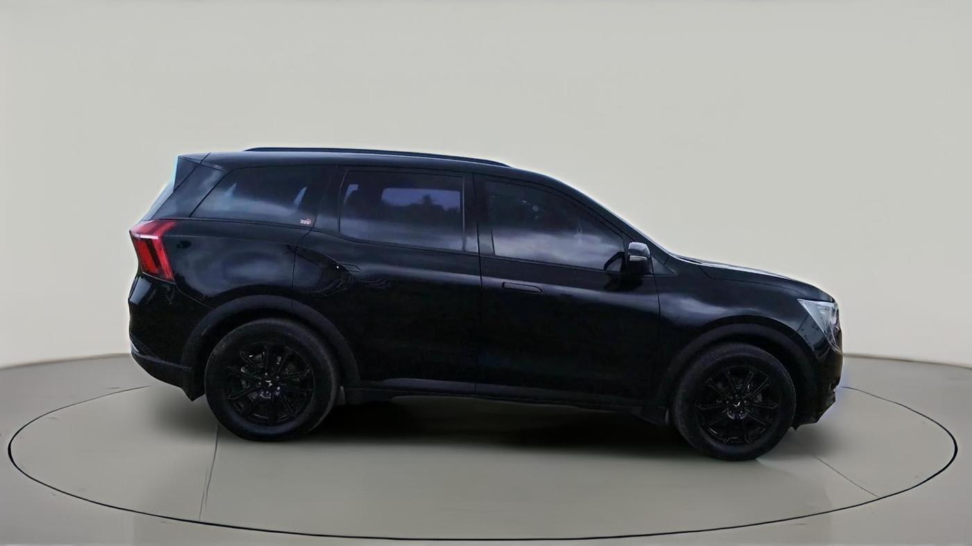 2024 Mahindra XUV700 AX 7 LUXURY D AT 7 STR, Diesel, Automatic, 68,568 km, exterior