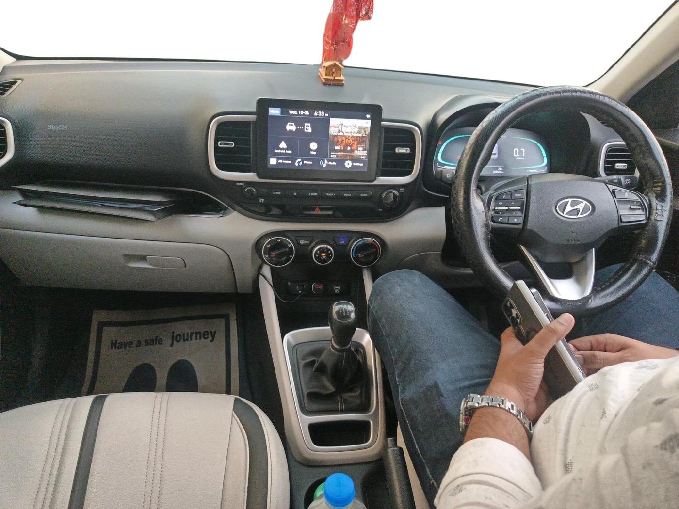 2022 Hyundai VENUE S 1.2, Petrol, Manual, 1,03,503 km, interior
