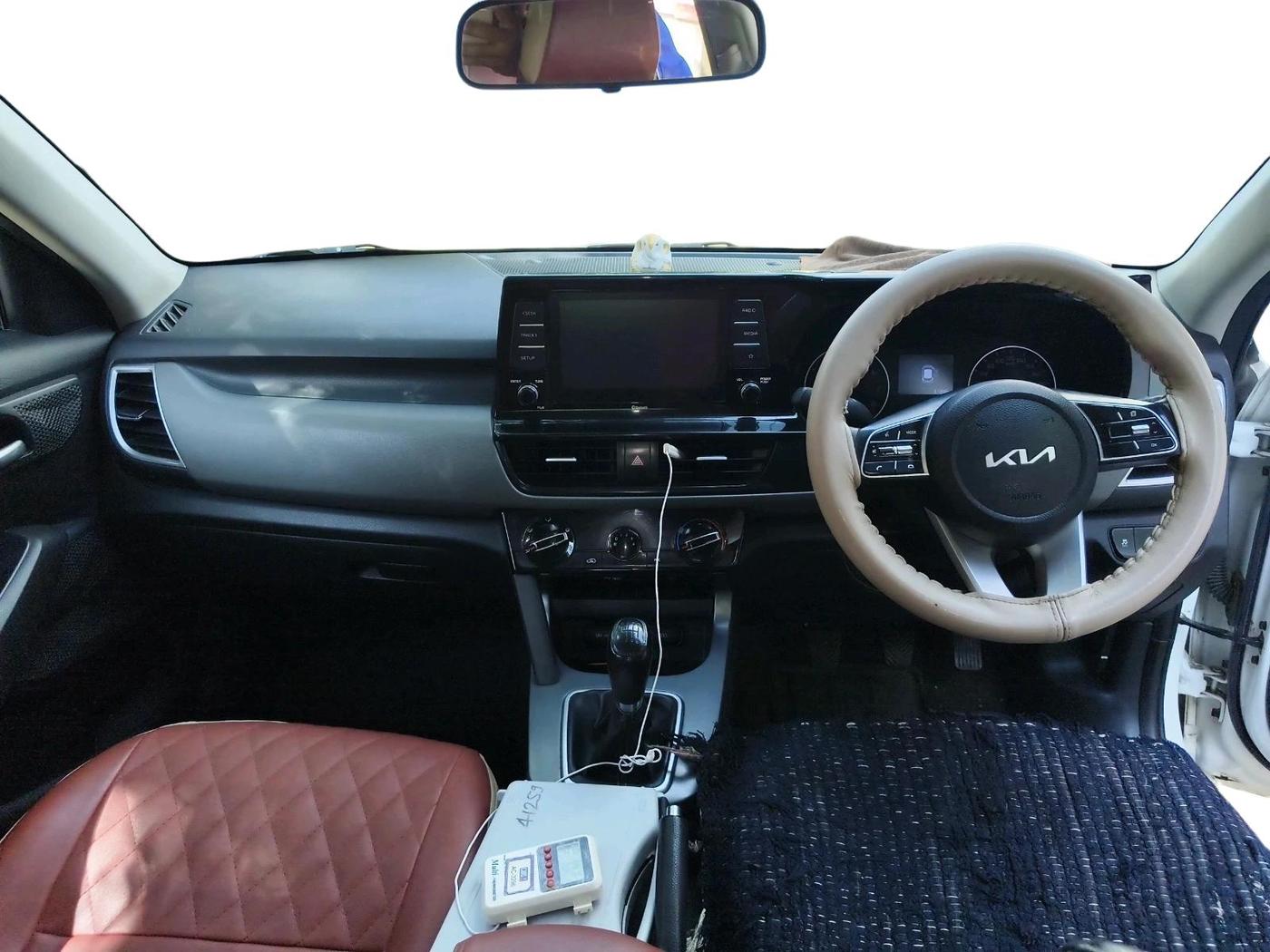 2022 KIA SELTOS HTK 1.5 PETROL, Petrol, Manual, 31,998 km, interior