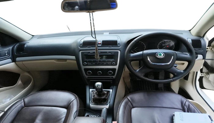 2010 Skoda Laura AMBIENTE 1.9 TDI MT, Diesel, Manual, 1,95,268 km, interior