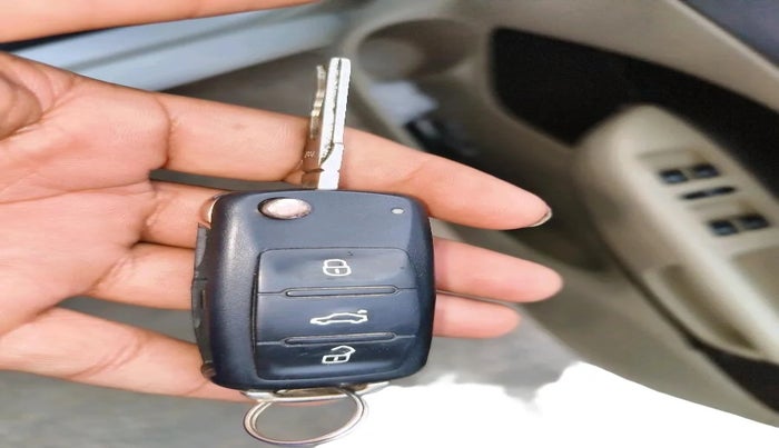 2010 Skoda Laura AMBIENTE 1.9 TDI MT, Diesel, Manual, 1,95,268 km, interior