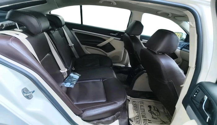 2010 Skoda Laura AMBIENTE 1.9 TDI MT, Diesel, Manual, 1,95,268 km, interior