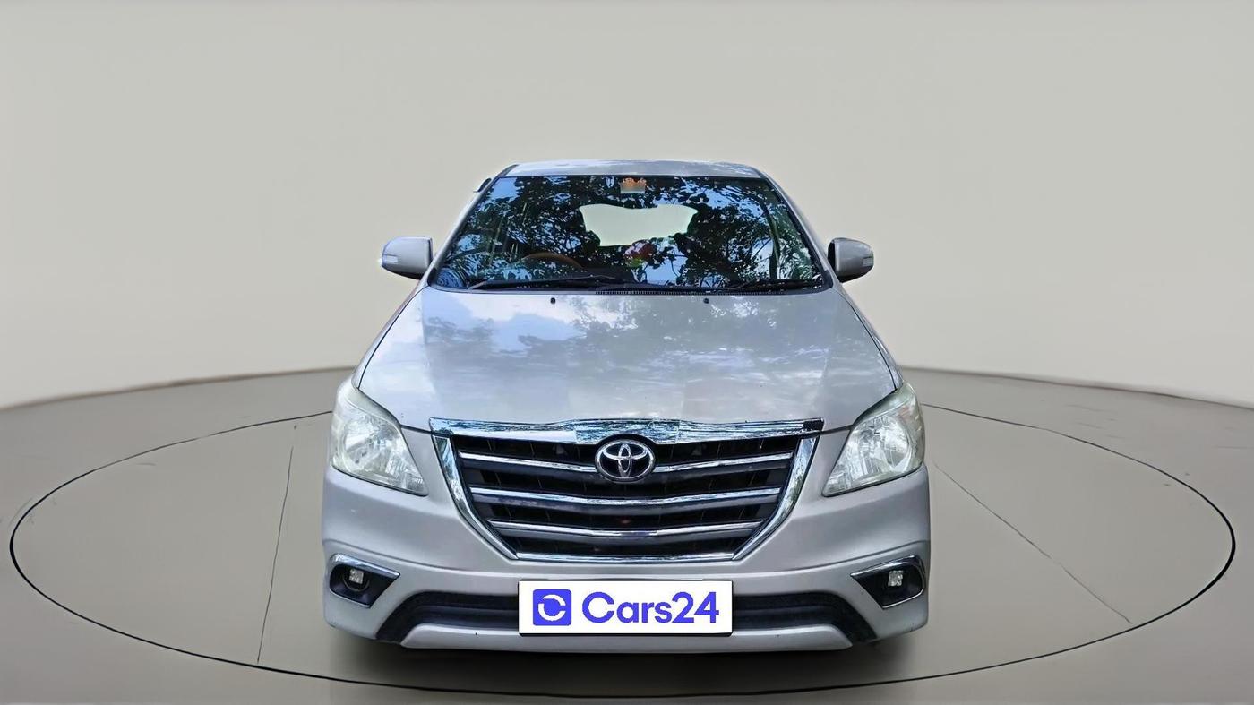 2015 Toyota Innova 2.5 VX 8 STR, Diesel, Manual, 2,03,871 km, exterior