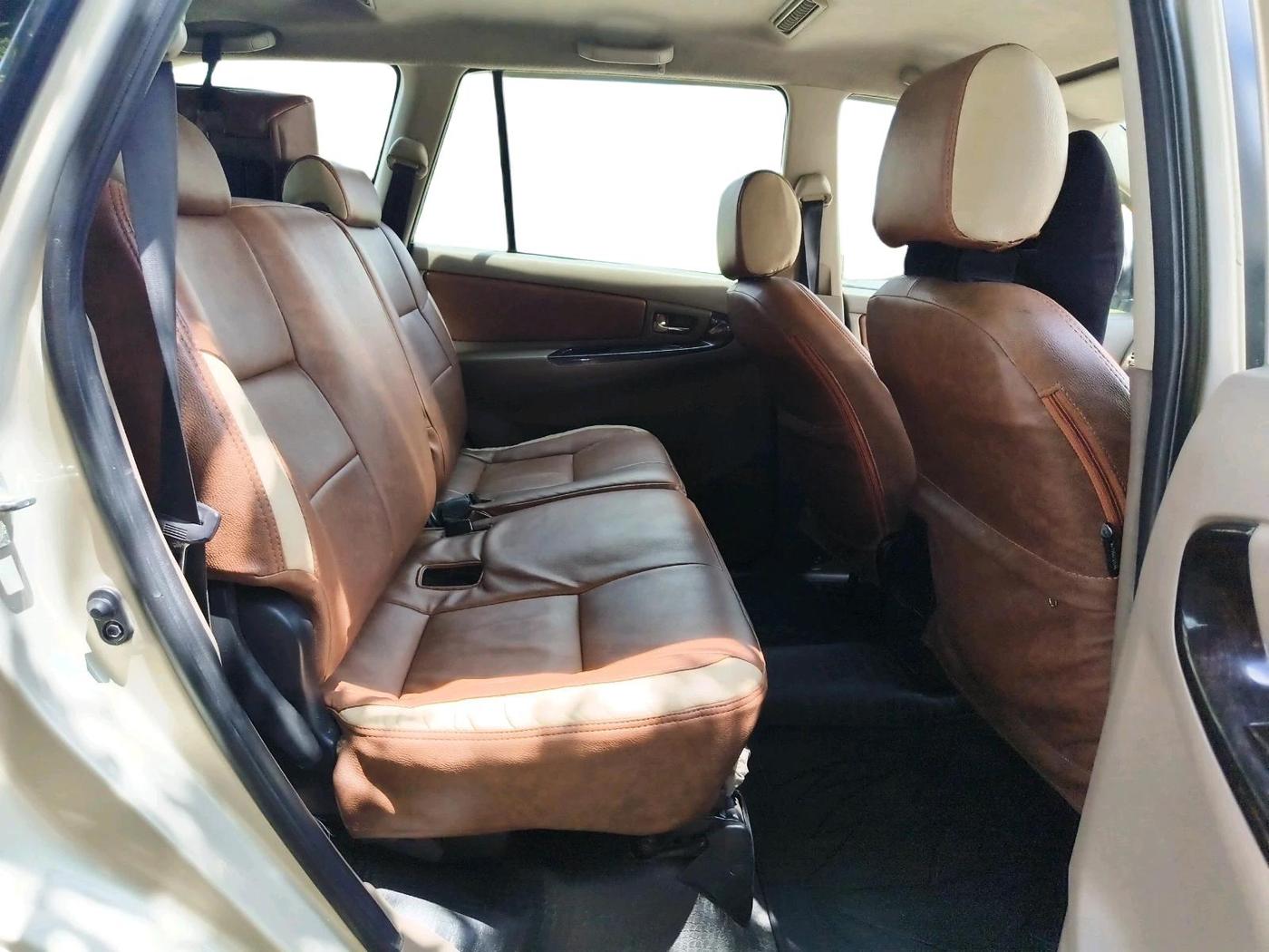 2015 Toyota Innova 2.5 VX 8 STR, Diesel, Manual, 2,03,871 km, interior
