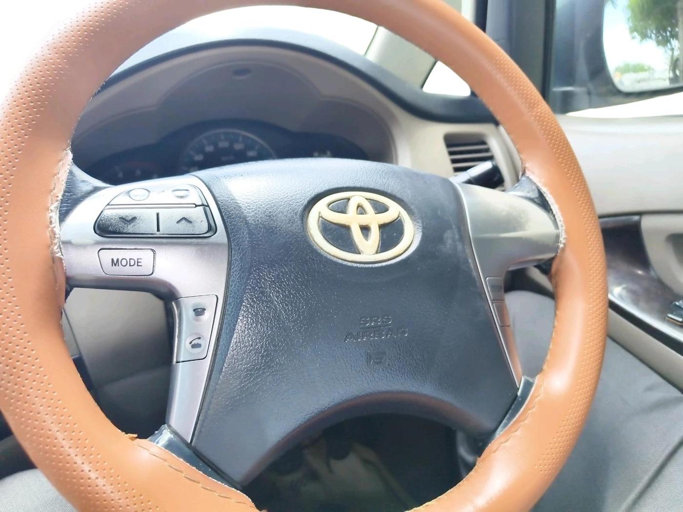 2015 Toyota Innova 2.5 VX 8 STR, Diesel, Manual, 2,03,871 km, interior