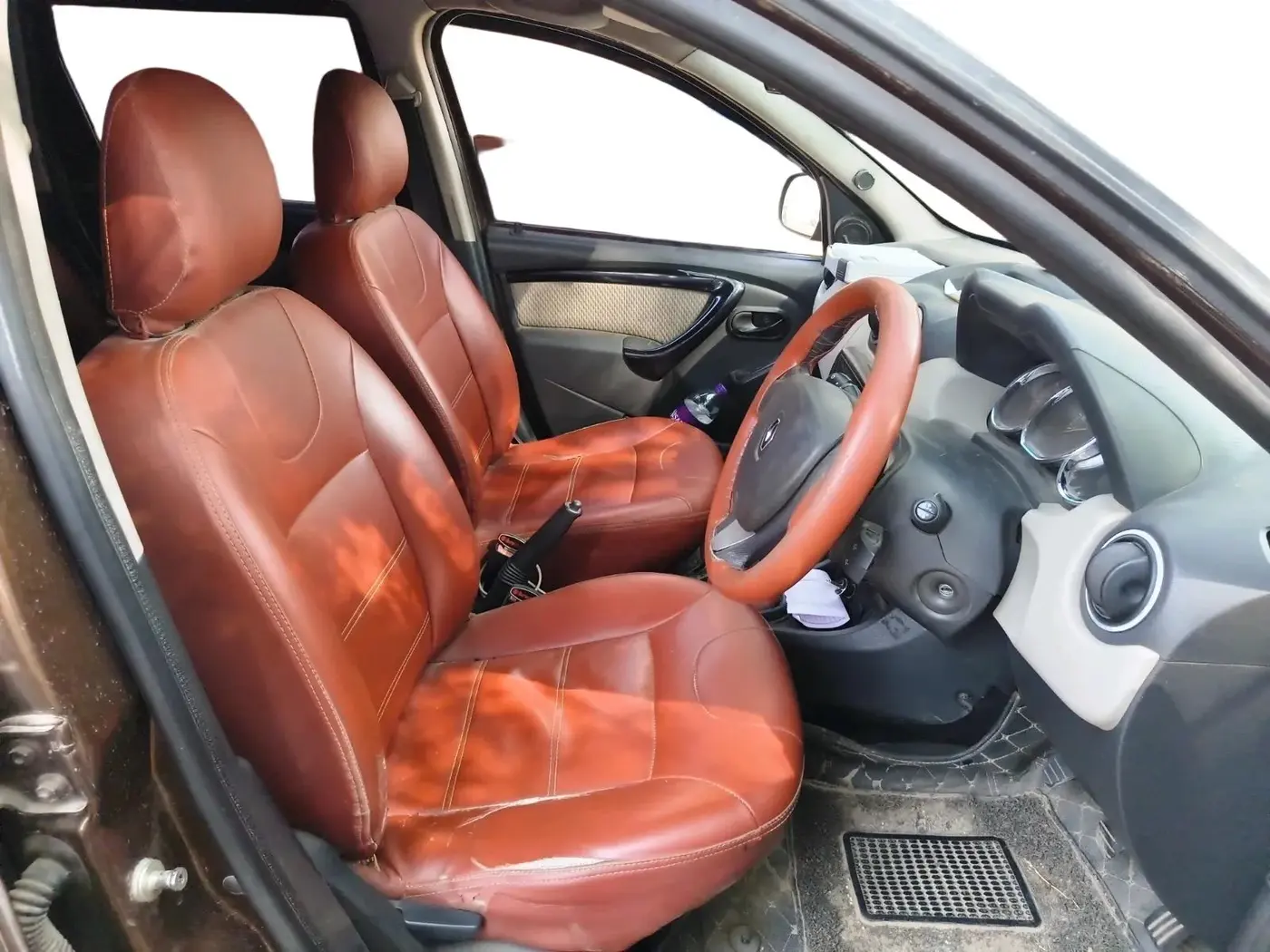 2015 Renault Duster 85 PS RXL DIESEL (OPT), Diesel, Manual, 1,29,785 km, interior