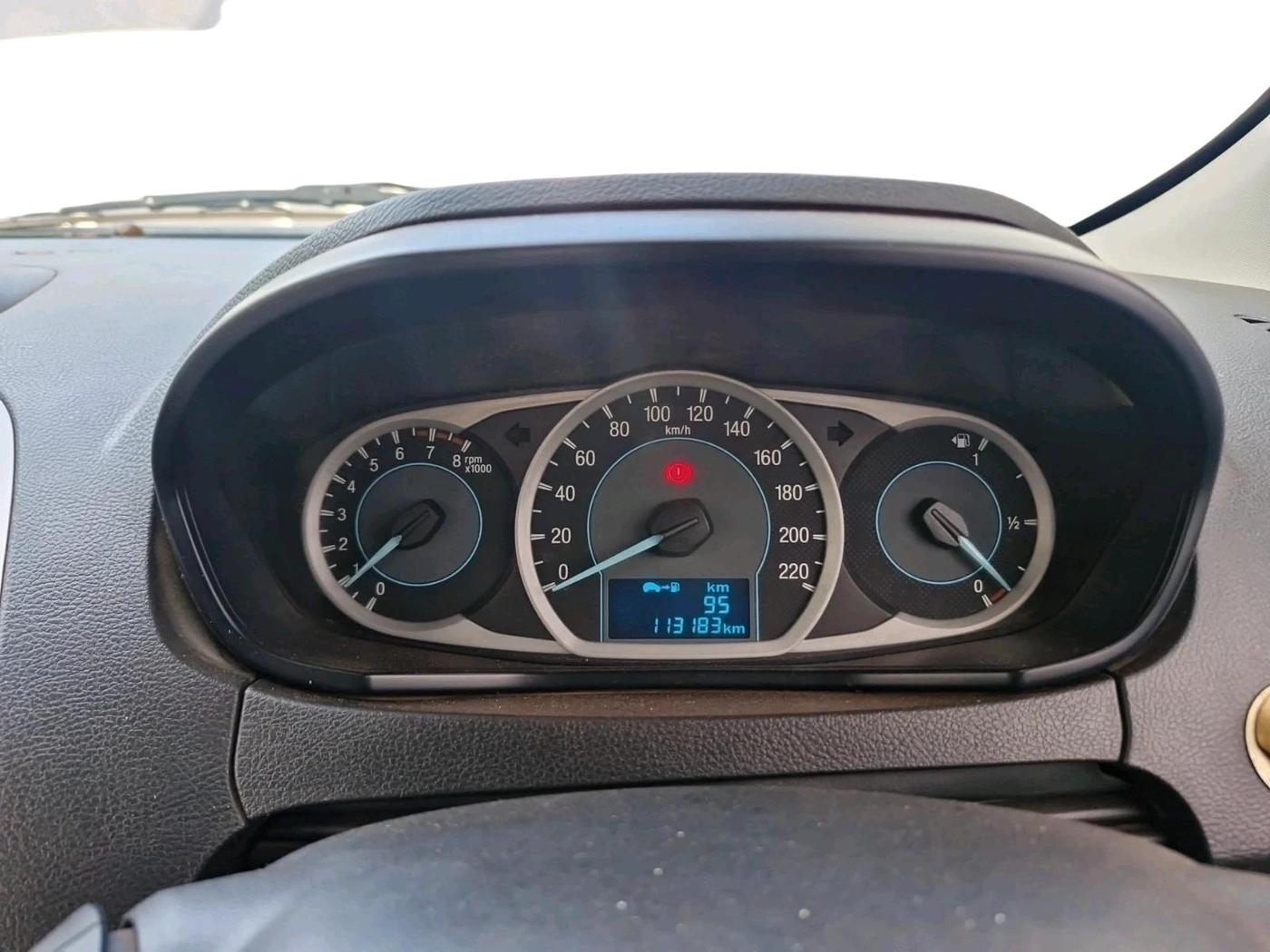 2015 Ford Figo TITANIUM 1.2 PETROL, Petrol, Manual, 1,13,183 km, interior