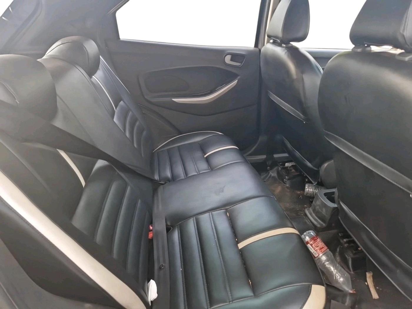 2015 Ford Figo TITANIUM 1.2 PETROL, Petrol, Manual, 1,13,183 km, interior