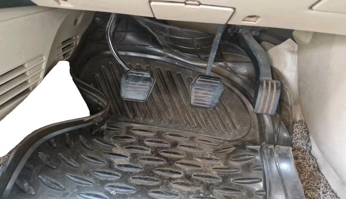 2012 Ford Fiesta ZXI 1.4 DIESEL, Diesel, Manual, 2,82,864 km, interior