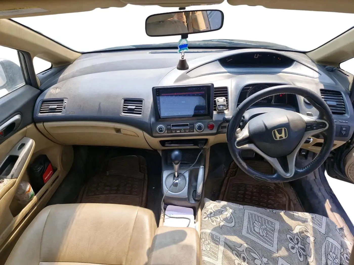 2010 Honda Civic 1.8L I-VTEC V AT, Petrol, Automatic, 1,29,728 km, interior