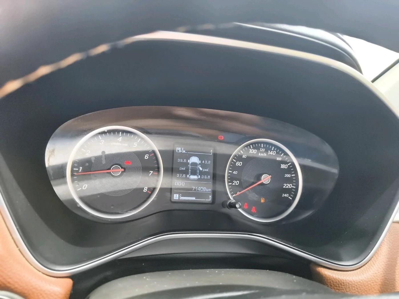2021 MG HECTOR PLUS SELECT 2.0 DIESEL TURBO MT 7-STR, Diesel, Manual, 71,408 km, interior