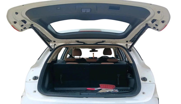 2023 MG HECTOR PLUS SHARP PRO 2.0 TURBO DIESEL 7 STR, Diesel, Manual, 17,238 km, exterior