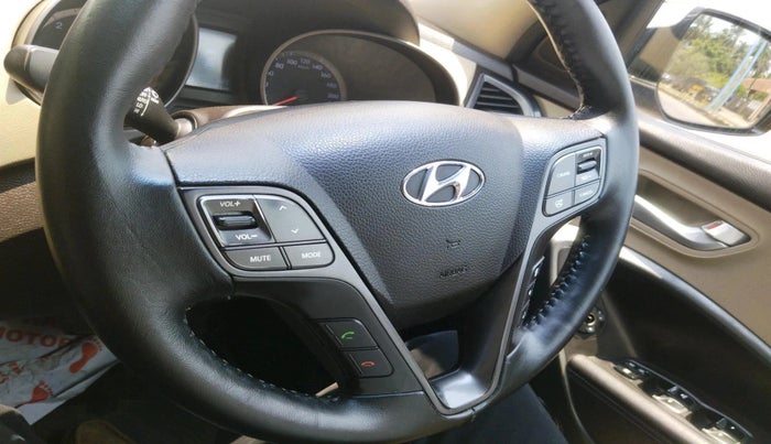 2014 Hyundai Santa Fe 2 WD AT, Diesel, Automatic, 93,681 km, interior