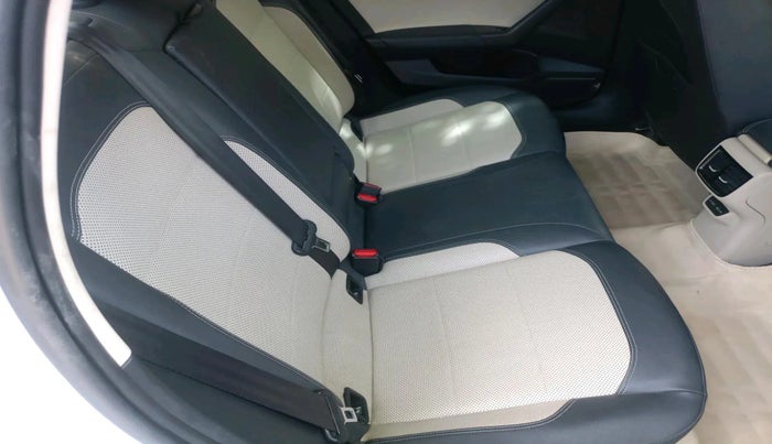 2023 Skoda SLAVIA STYLE 1.0L TSI AT, Petrol, Automatic, 1,20,965 km, interior