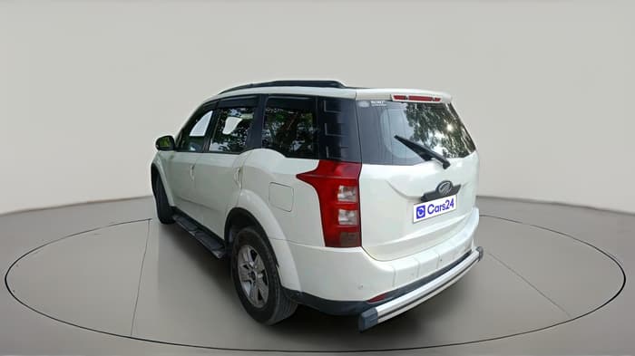 2015 Mahindra XUV500 W8, Diesel, Manual, 1,77,499 km, exterior