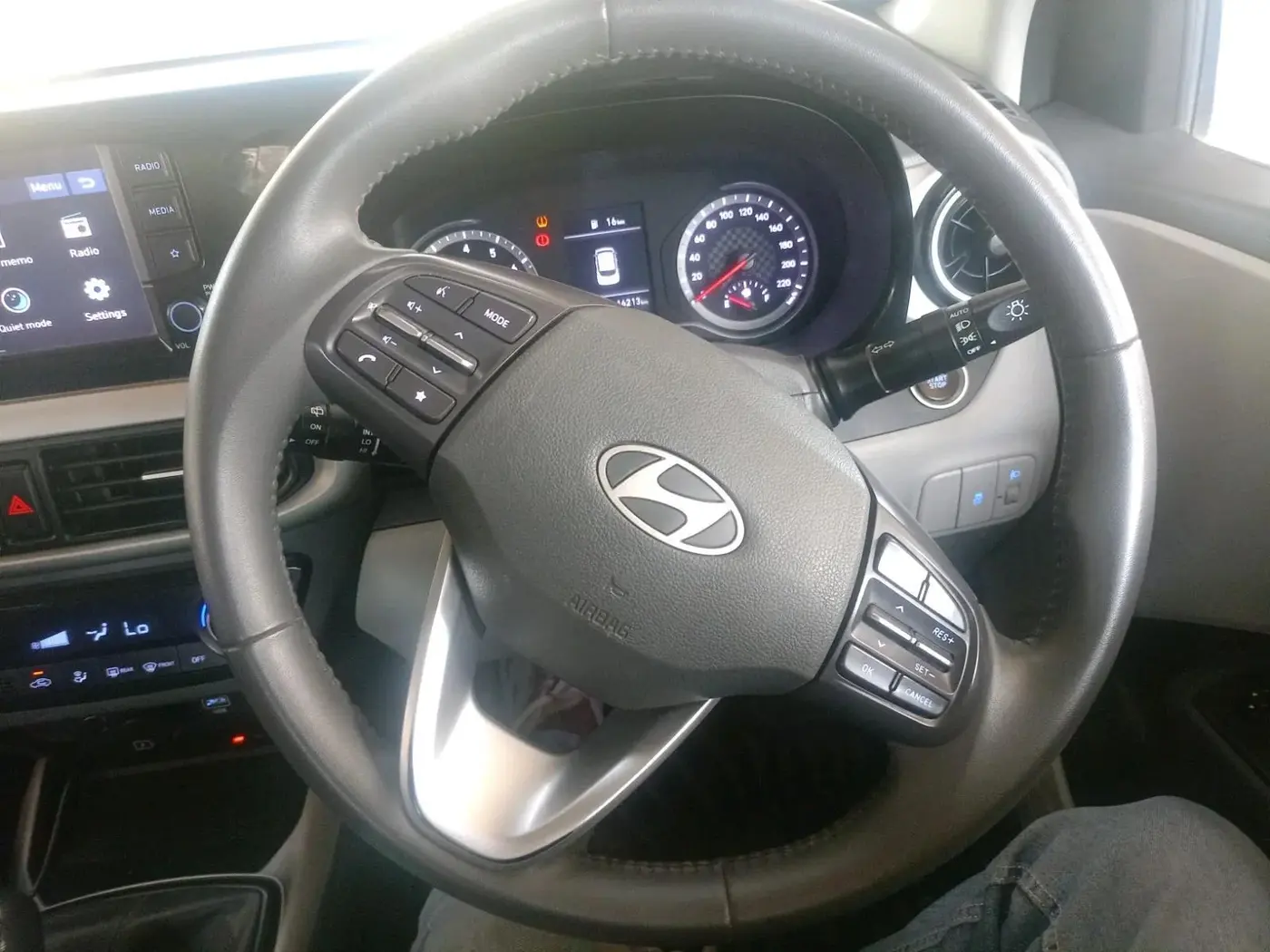 2024 Hyundai GRAND I10 NIOS ASTA 1.2 KAPPA VTVT, Petrol, Manual, 16,213 km, interior