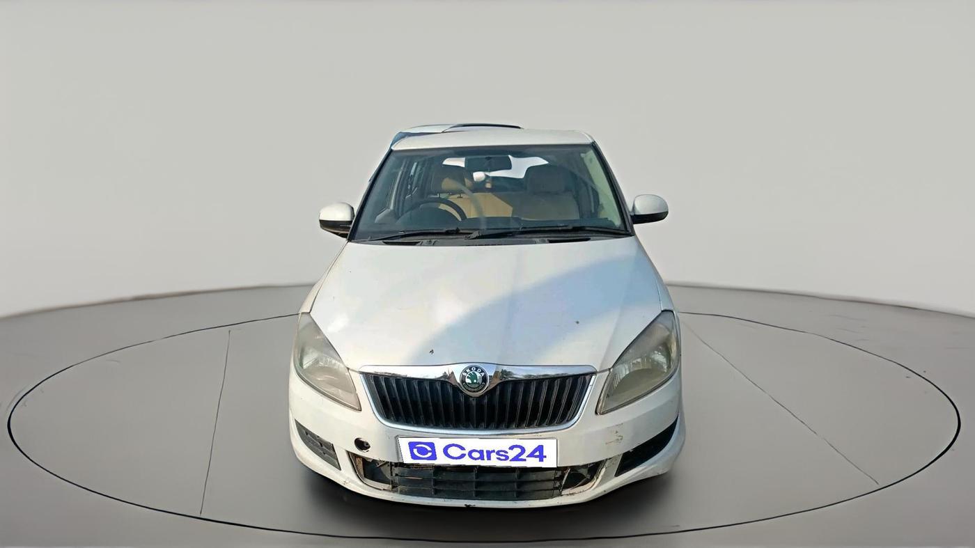 2013 Skoda Fabia AMBITION PLUS 1.2 MPI, Petrol, Manual, 1,15,959 km, exterior